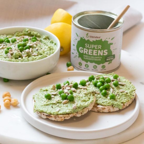 Zdravý recept na hráškový hummus so zelenými superpotravinami Blendea Supergreens